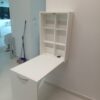 Escritorio plegable Tulipan blanco abierto instalado - AVA Muebles Panama